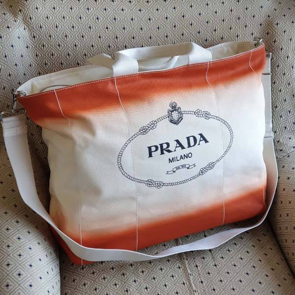 プラダ大ハンドバッグ偽物2wayロゴ付カナパアイボリー×オレンジ